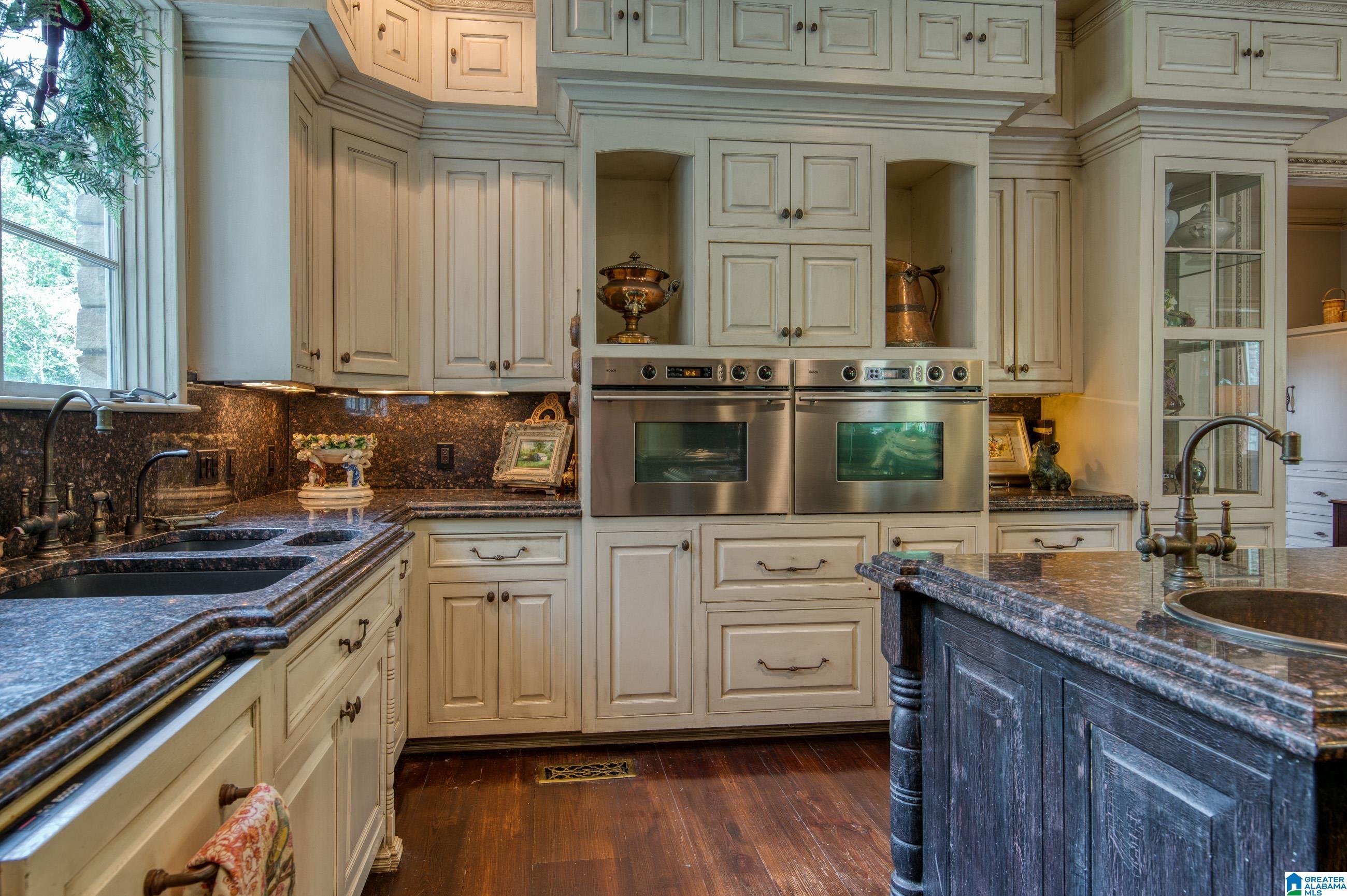 Hoover, Alabama, 35242, United States, 6 Bedrooms Bedrooms, ,8 BathroomsBathrooms,Residential,Active,1711519