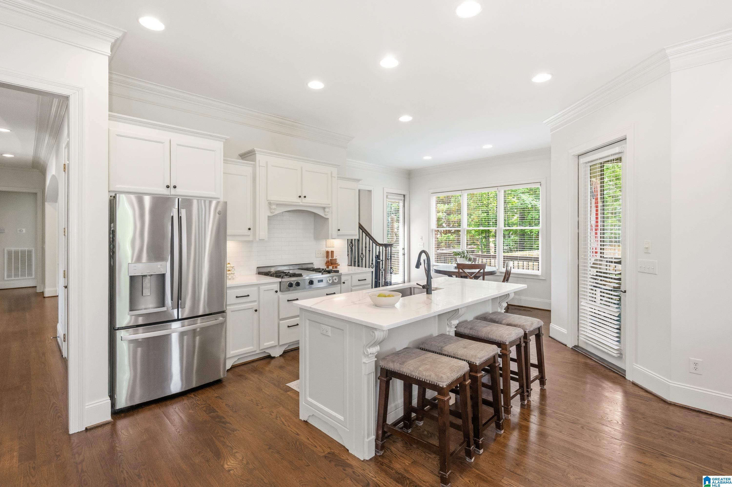 Hoover, Alabama, 35242, United States, 6 Bedrooms Bedrooms, ,5 BathroomsBathrooms,Residential,Active,2045036