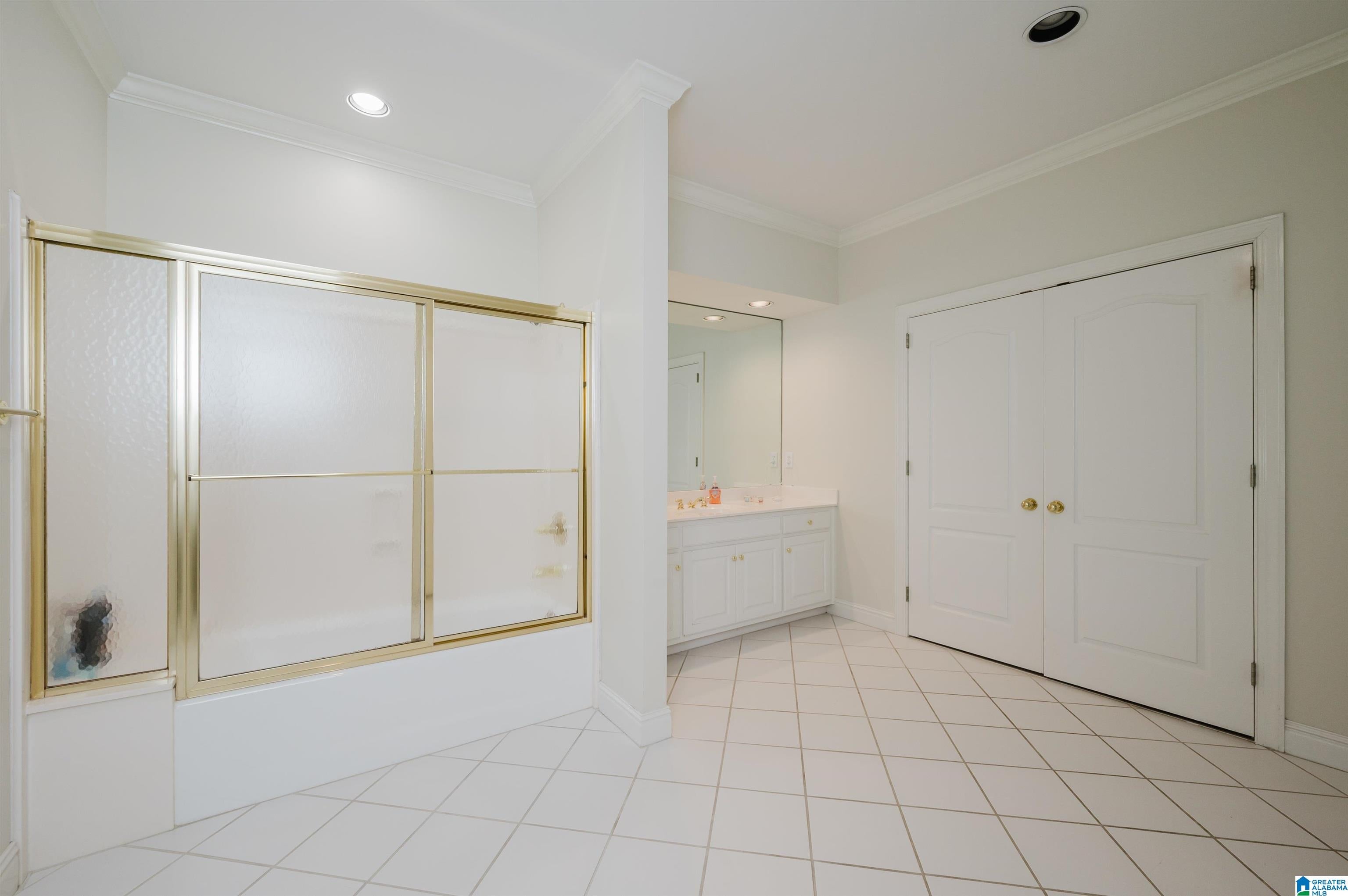 Hoover, Alabama, 35242, United States, ,9 BathroomsBathrooms,Residential,Active,1894783