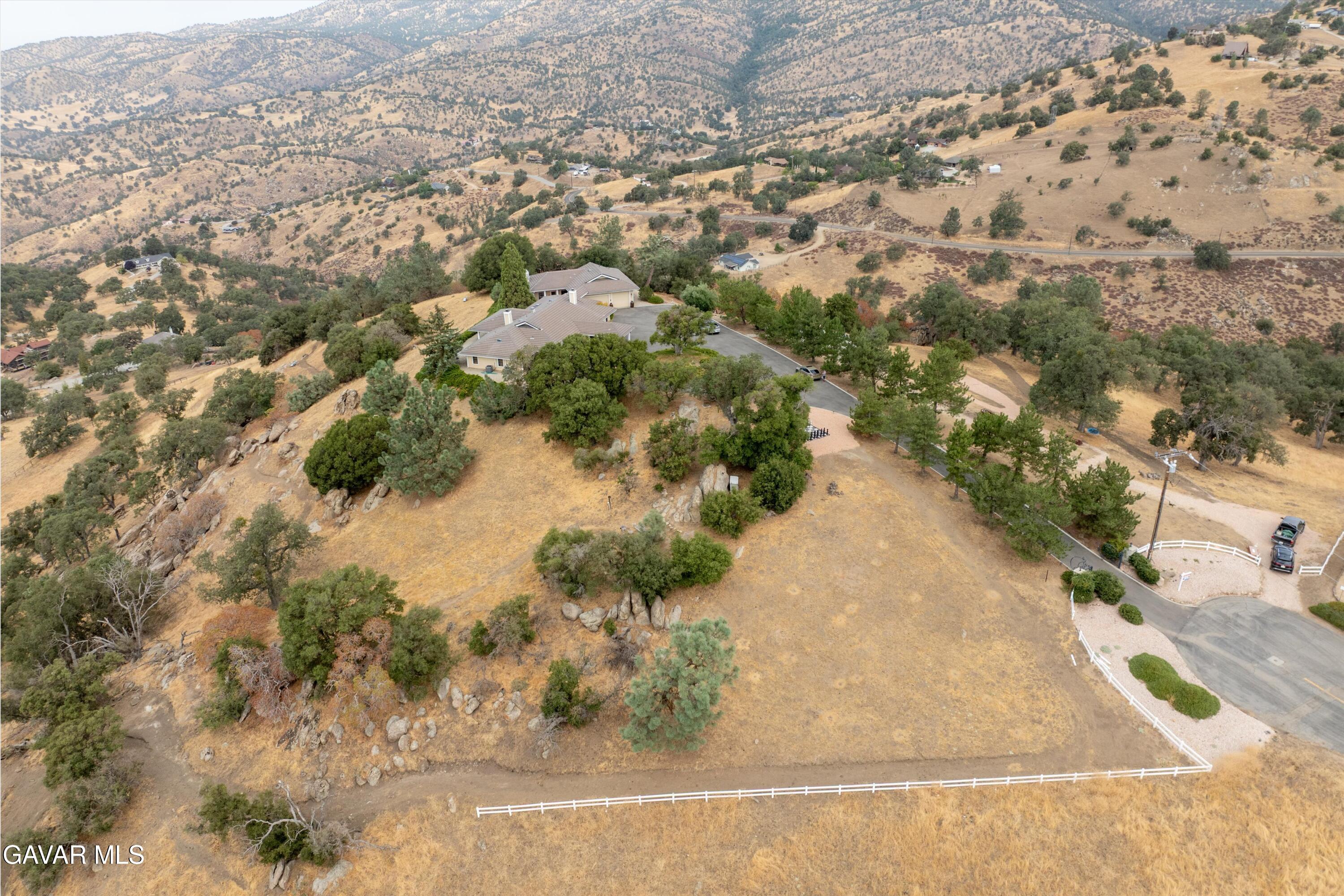 Tehachapi, California, 93561, United States, 4 Bedrooms Bedrooms, ,4 BathroomsBathrooms,Residential,Active,1929779