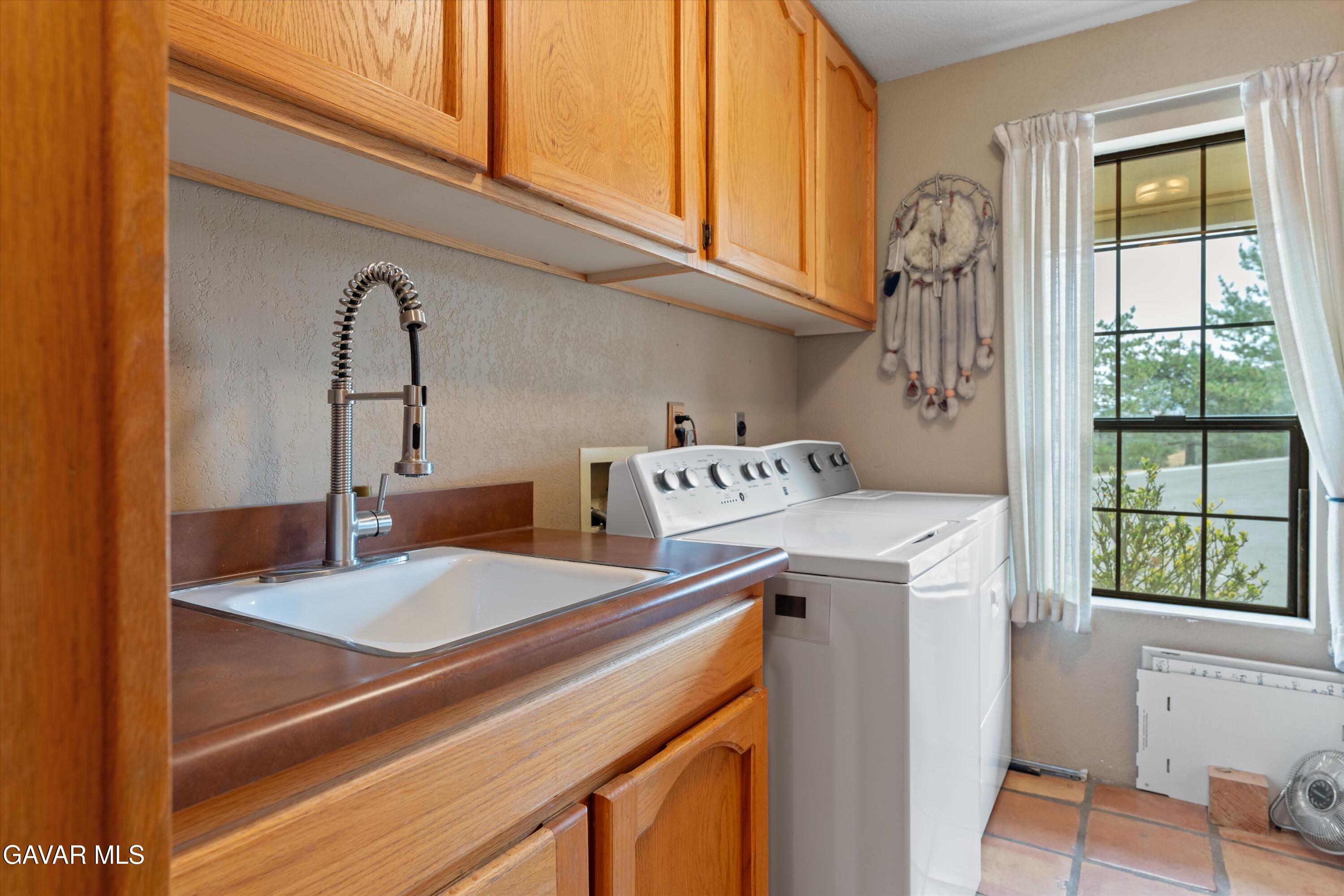 Tehachapi, California, 93561, United States, 4 Bedrooms Bedrooms, ,4 BathroomsBathrooms,Residential,Active,1929779