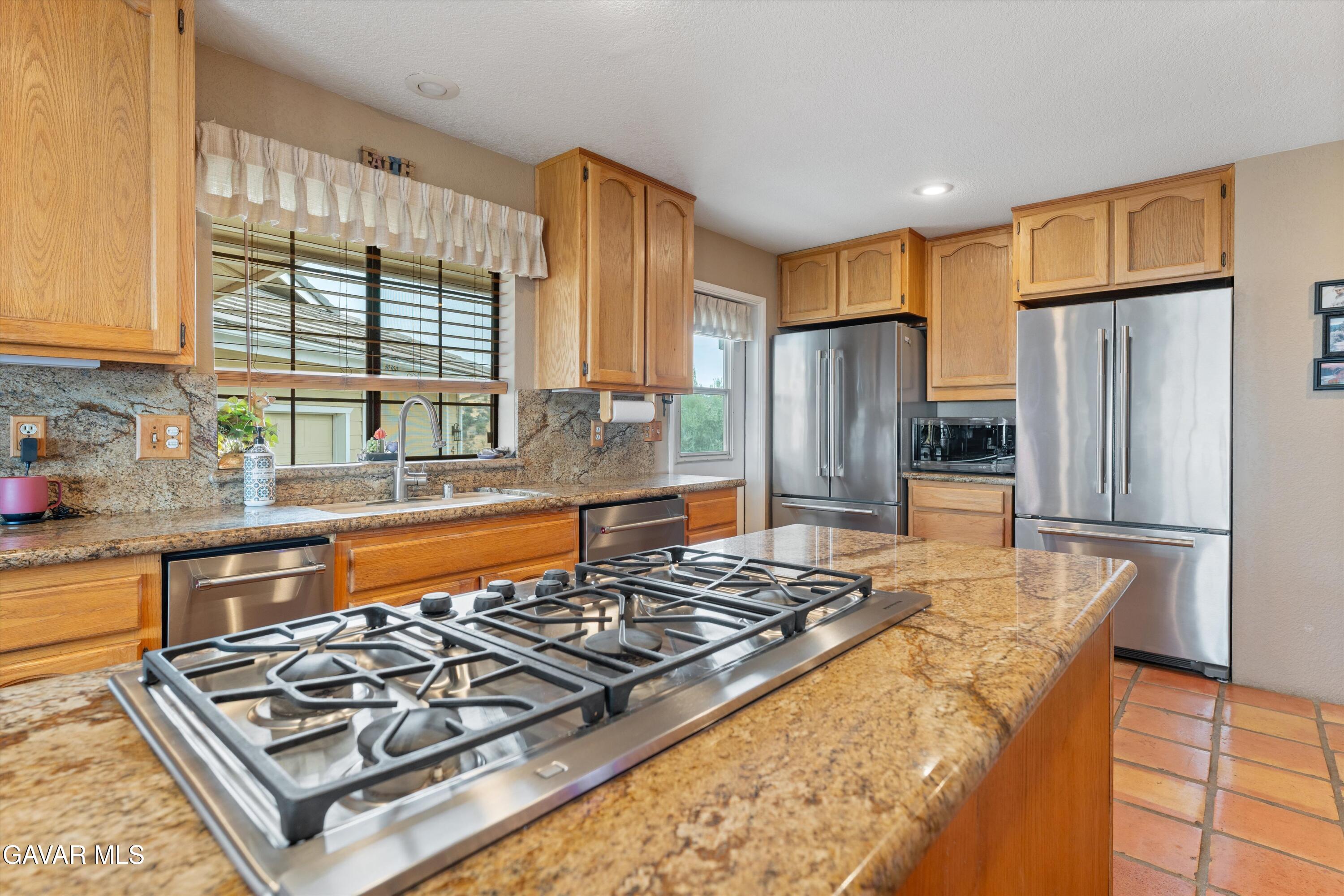 Tehachapi, California, 93561, United States, 4 Bedrooms Bedrooms, ,4 BathroomsBathrooms,Residential,Active,1929779