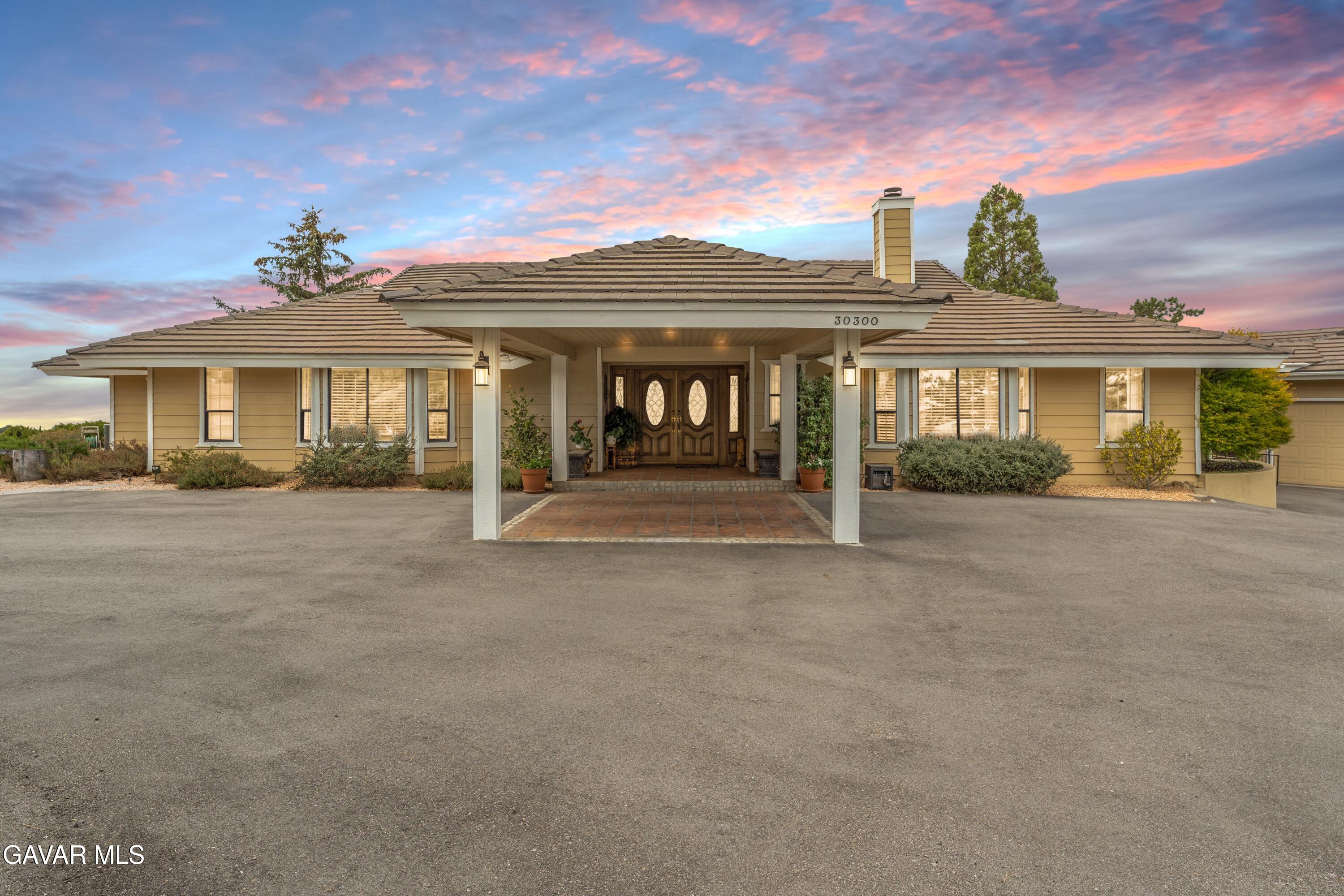 Tehachapi, California, 93561, United States, 4 Bedrooms Bedrooms, ,4 BathroomsBathrooms,Residential,Active,1929779