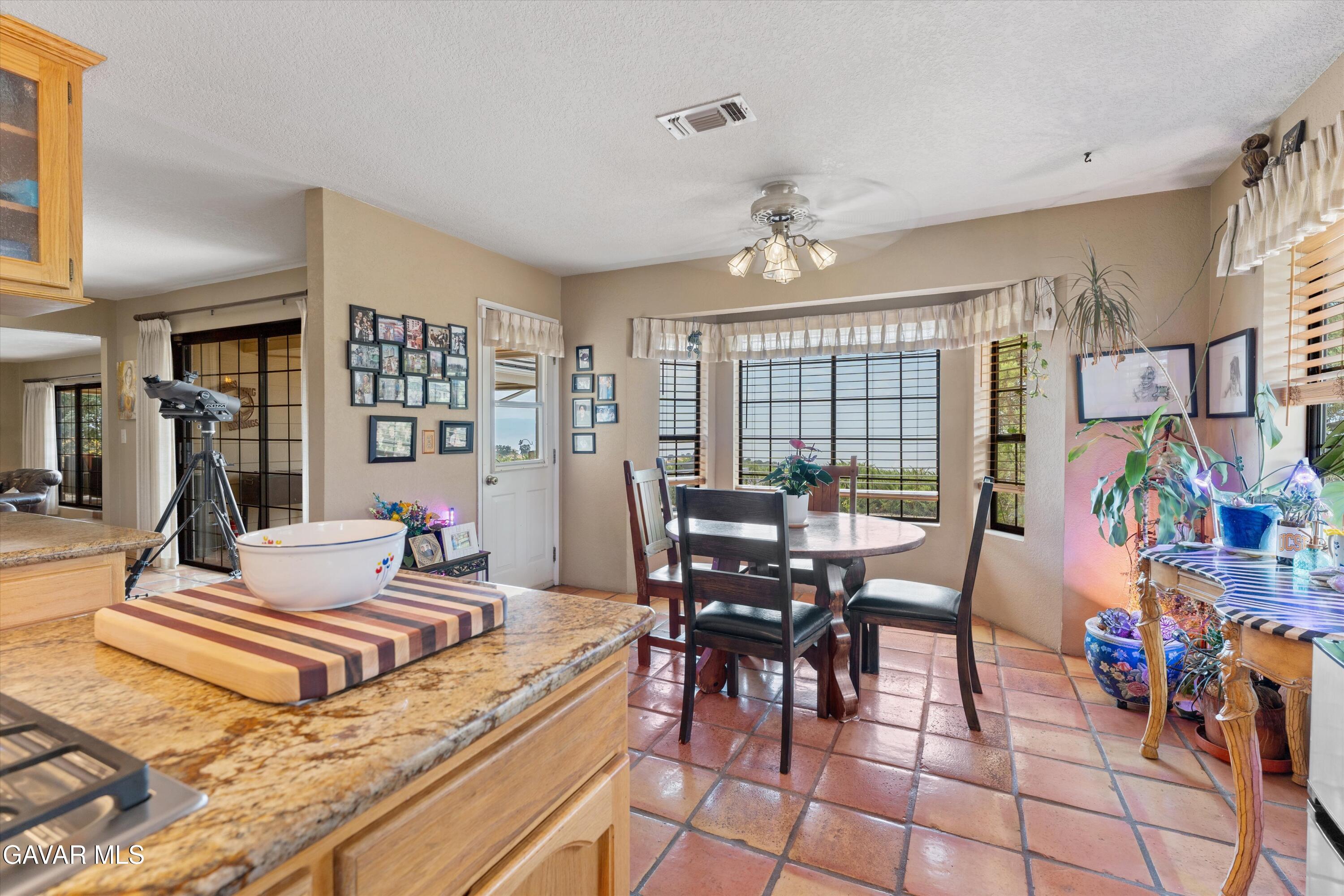 Tehachapi, California, 93561, United States, 4 Bedrooms Bedrooms, ,4 BathroomsBathrooms,Residential,Active,1929779