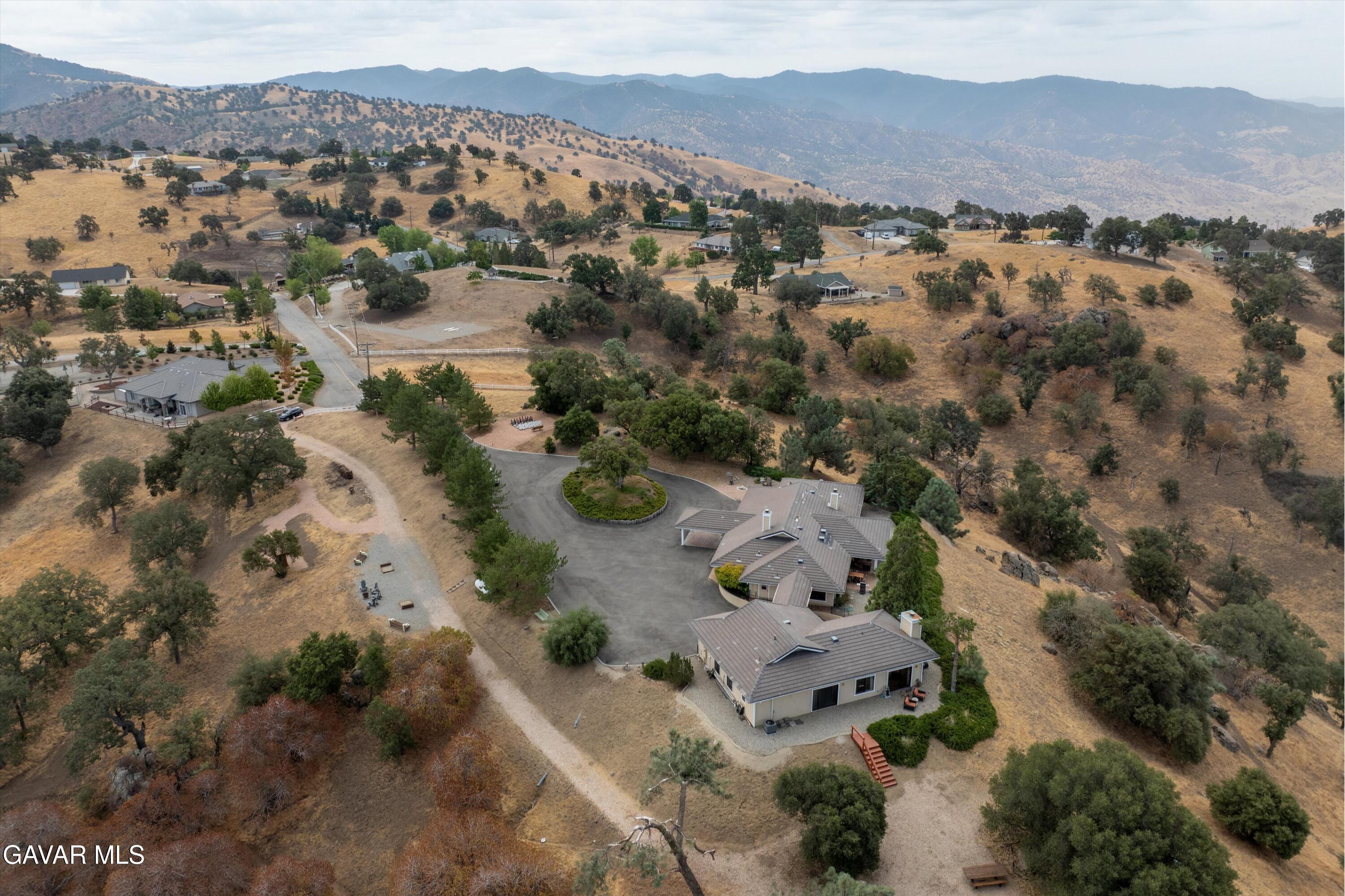 Tehachapi, California, 93561, United States, 4 Bedrooms Bedrooms, ,4 BathroomsBathrooms,Residential,Active,1929779