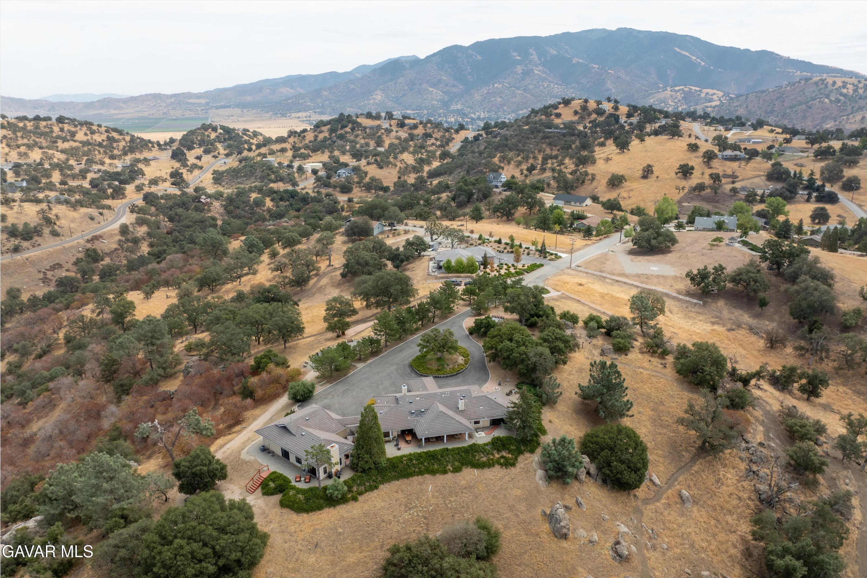 Tehachapi, California, 93561, United States, 4 Bedrooms Bedrooms, ,4 BathroomsBathrooms,Residential,Active,1929779