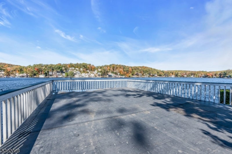 Jefferson Twp., New Jersey, 07849, United States, 4 Bedrooms Bedrooms, ,3 BathroomsBathrooms,Residential,Active,1969683