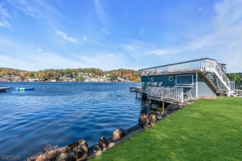 Jefferson Twp., New Jersey, 07849, United States, 4 Bedrooms Bedrooms, ,3 BathroomsBathrooms,Residential,Active,1969683