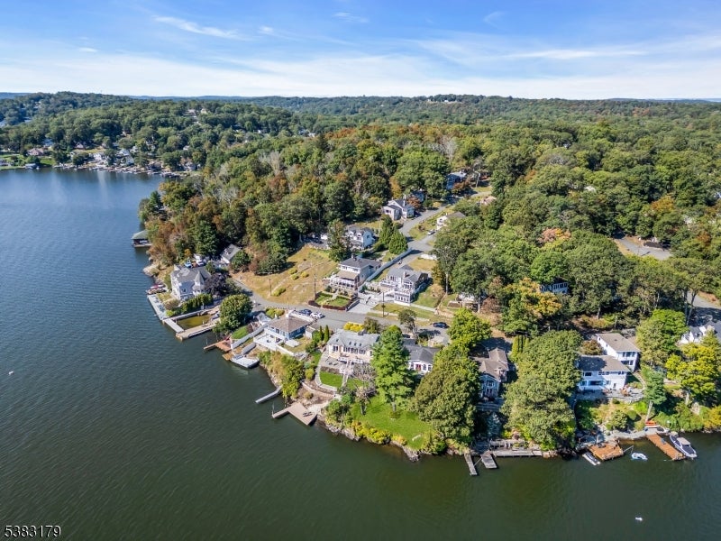 Hopatcong Boro, New Jersey, 07843, United States, 3 Bedrooms Bedrooms, ,2 BathroomsBathrooms,Residential,Active,1946536