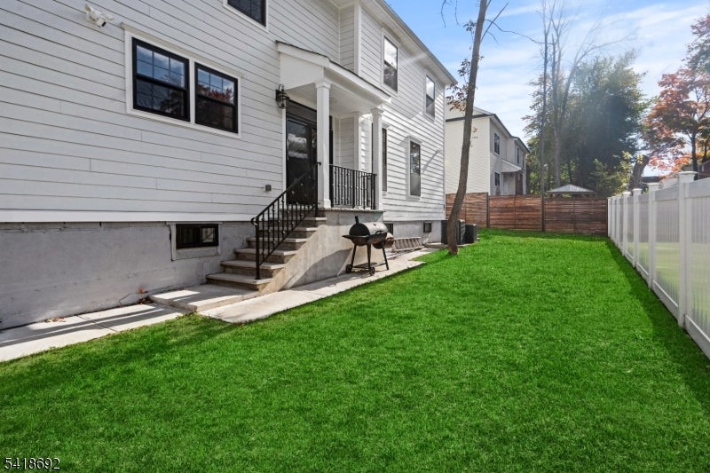 Roseland Boro, New Jersey, 07068, United States, 4 Bedrooms Bedrooms, ,4 BathroomsBathrooms,Residential,Active,2045395