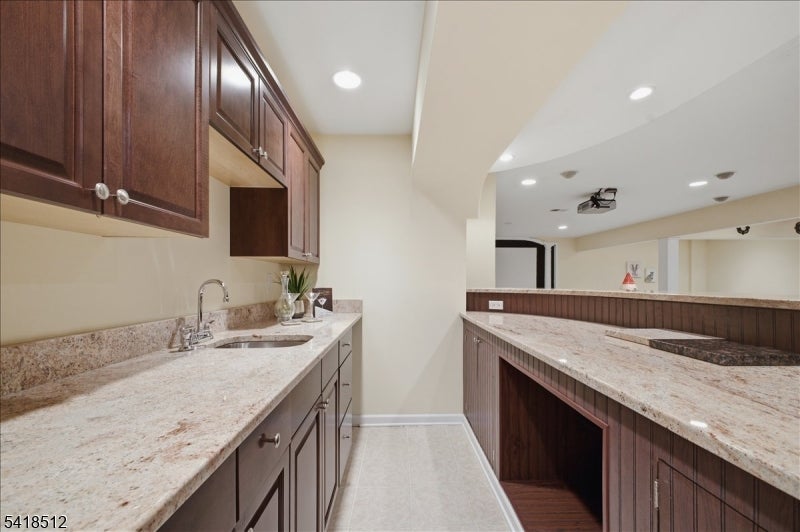 Montgomery Twp., New Jersey, 08502, United States, 5 Bedrooms Bedrooms, ,4 BathroomsBathrooms,Residential,Active,2032939
