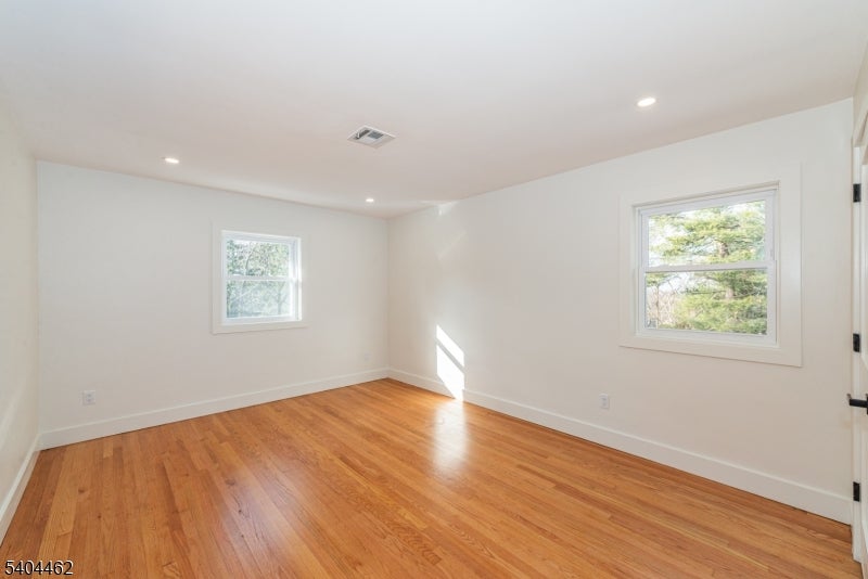 West Caldwell Twp., New Jersey, 07006, United States, 4 Bedrooms Bedrooms, ,5 BathroomsBathrooms,Residential,Active,2009168