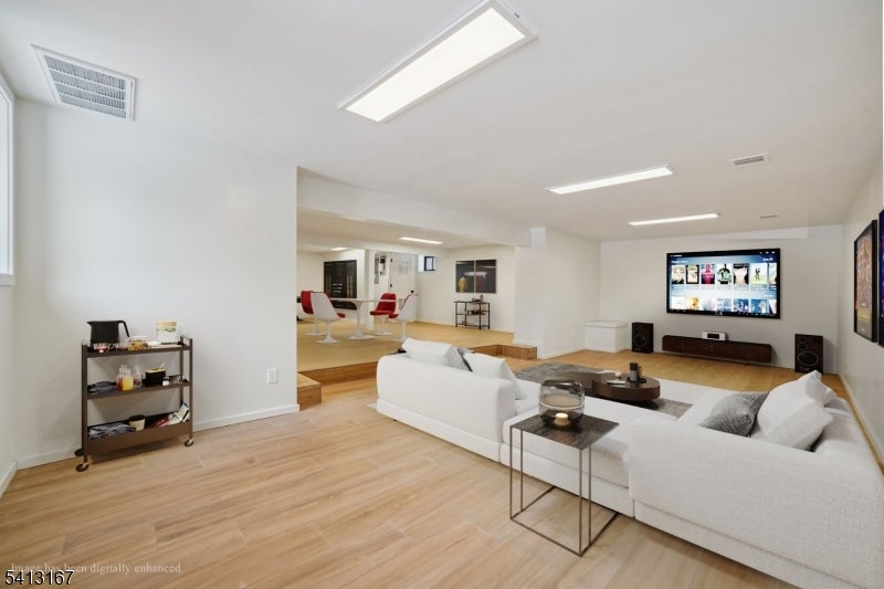 Parsippany-Troy Hills Twp., New Jersey, 07054, United States, 4 Bedrooms Bedrooms, ,4 BathroomsBathrooms,Residential,Active,2021957