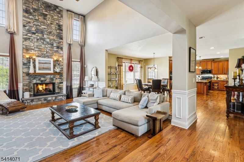 Branchburg Twp., New Jersey, 08876, United States, 5 Bedrooms Bedrooms, ,5 BathroomsBathrooms,Residential,Active,2028531