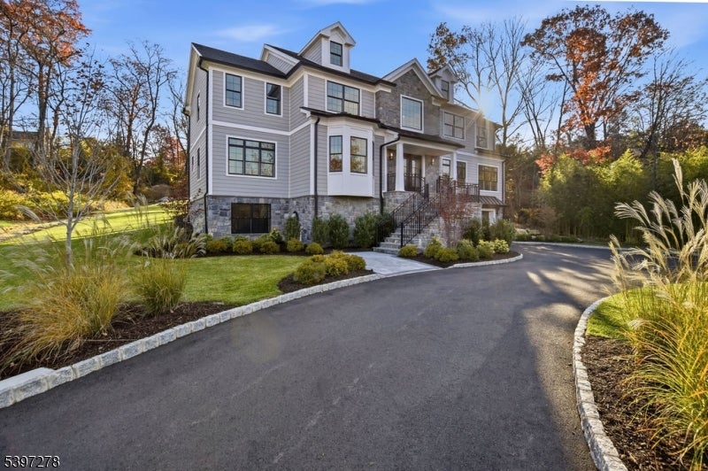 Livingston Twp., New Jersey, 07039, United States, 6 Bedrooms Bedrooms, ,6 BathroomsBathrooms,Residential,Active,1993679