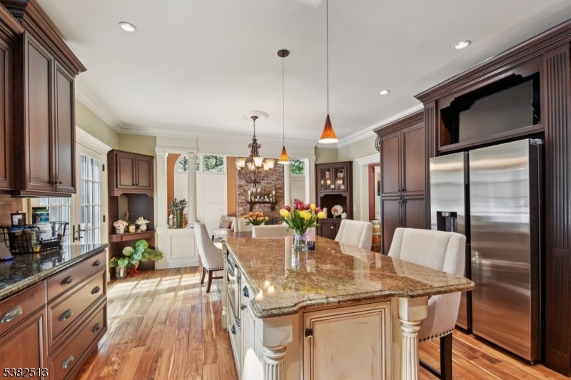 Warren Twp., New Jersey, 07059, United States, 5 Bedrooms Bedrooms, ,4 BathroomsBathrooms,Residential,Active,1945488