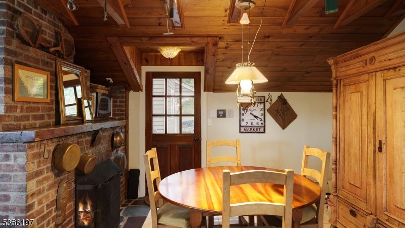 Watchung Boro, New Jersey, 07069, United States, 5 Bedrooms Bedrooms, ,4 BathroomsBathrooms,Residential,Active,1962192