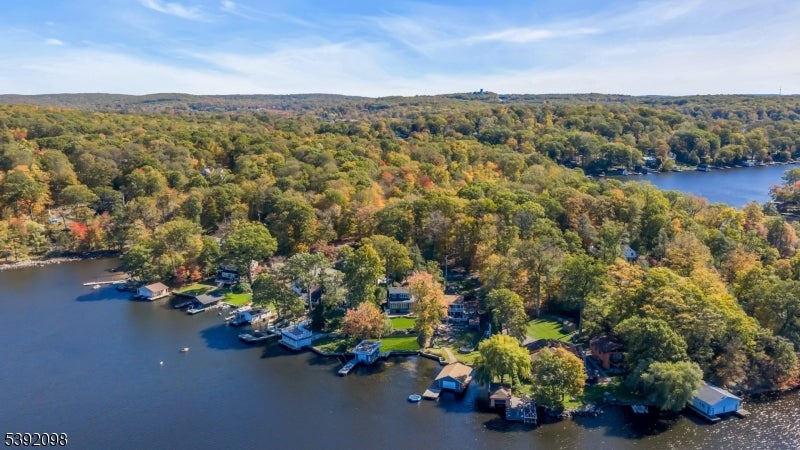 Jefferson Twp., New Jersey, 07849, United States, 4 Bedrooms Bedrooms, ,3 BathroomsBathrooms,Residential,Active,1969683