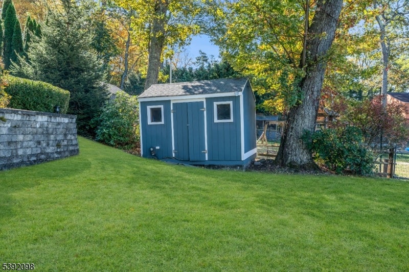 Jefferson Twp., New Jersey, 07849, United States, 4 Bedrooms Bedrooms, ,3 BathroomsBathrooms,Residential,Active,1969683