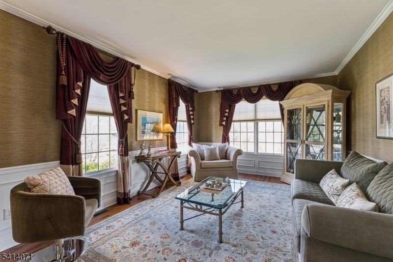 Branchburg Twp., New Jersey, 08876, United States, 5 Bedrooms Bedrooms, ,5 BathroomsBathrooms,Residential,Active,2028531