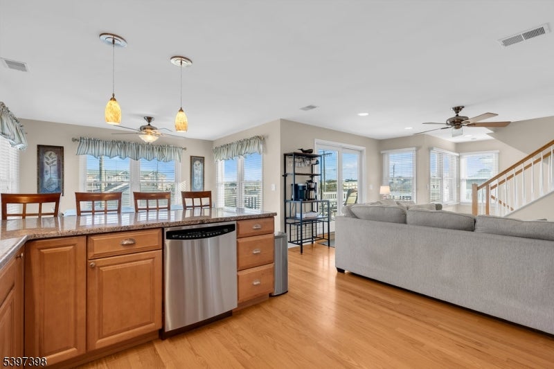 Ship Bottom Boro, New Jersey, 08008, United States, 5 Bedrooms Bedrooms, ,4 BathroomsBathrooms,Residential,Active,1996256