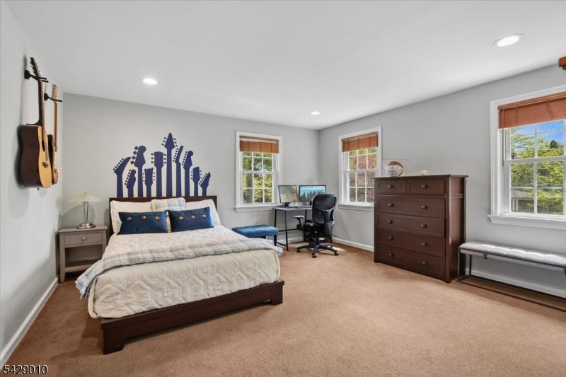 Millburn Twp., New Jersey, 07078, United States, 3 Bedrooms Bedrooms, ,4 BathroomsBathrooms,Residential,Active,2045397