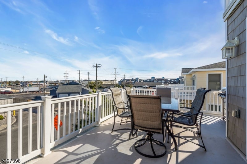 Ship Bottom Boro, New Jersey, 08008, United States, 5 Bedrooms Bedrooms, ,4 BathroomsBathrooms,Residential,Active,1996256