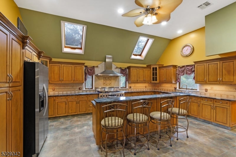 Washington Twp., New Jersey, 07853, United States, 3 Bedrooms Bedrooms, ,3 BathroomsBathrooms,Residential,Active,1964272