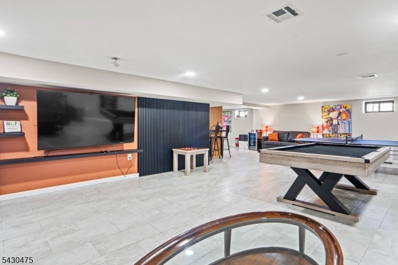 Roseland Boro, New Jersey, 07068, United States, 4 Bedrooms Bedrooms, ,4 BathroomsBathrooms,Residential,Active,2045395