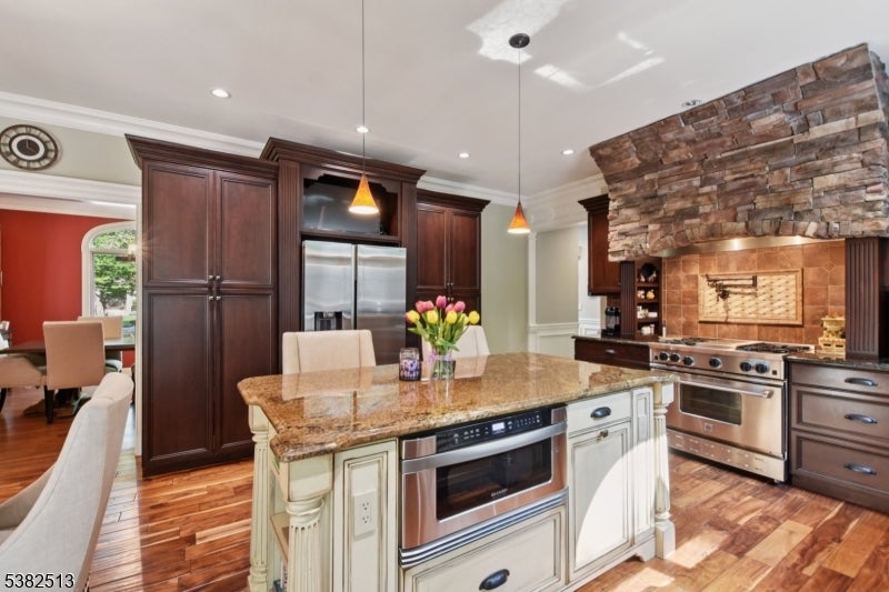 Warren Twp., New Jersey, 07059, United States, 5 Bedrooms Bedrooms, ,4 BathroomsBathrooms,Residential,Active,1945488