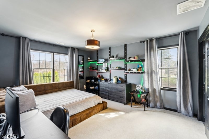 Branchburg Twp., New Jersey, 08876, United States, 5 Bedrooms Bedrooms, ,5 BathroomsBathrooms,Residential,Active,2028531