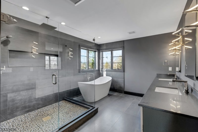 Bridgewater Twp., New Jersey, 08836, United States, ,6 BathroomsBathrooms,Residential,Active,1703973