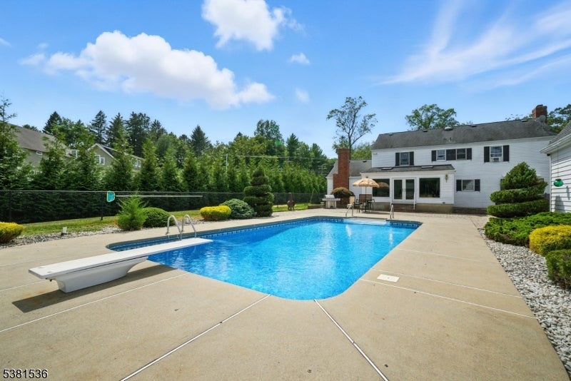 Boonton Twp., New Jersey, 07005, United States, 4 Bedrooms Bedrooms, ,3 BathroomsBathrooms,Residential,Active,1945441