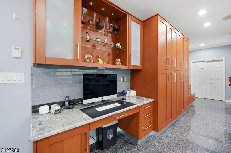 Monroe Twp., New Jersey, 08831, United States, 5 Bedrooms Bedrooms, ,4 BathroomsBathrooms,Residential,Active,2041399