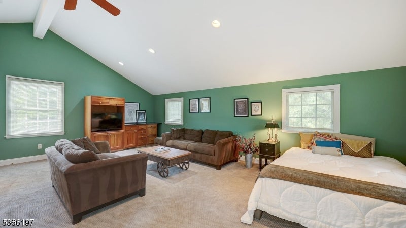Watchung Boro, New Jersey, 07069, United States, 5 Bedrooms Bedrooms, ,4 BathroomsBathrooms,Residential,Active,1962192