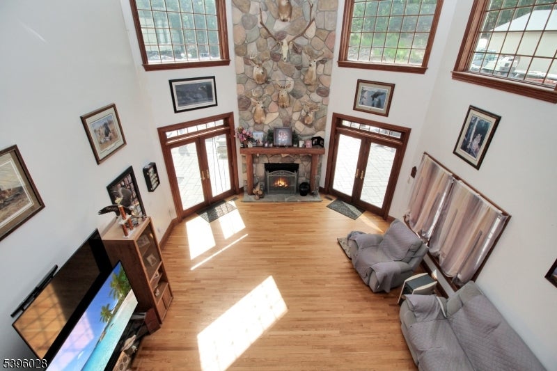 Blairstown Twp., New Jersey, 07832, United States, 6 Bedrooms Bedrooms, ,3 BathroomsBathrooms,Residential,Active,1988731