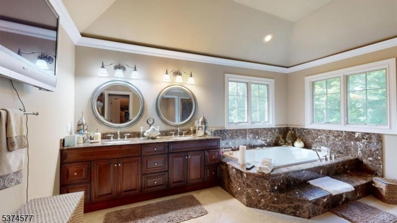 West Orange Twp., New Jersey, 07052, United States, 5 Bedrooms Bedrooms, ,5 BathroomsBathrooms,Residential,Active,1903195