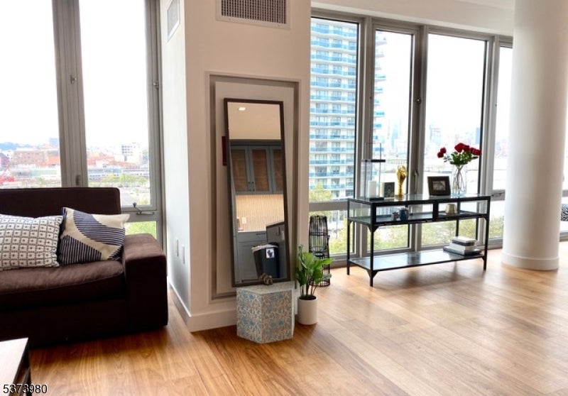 Jersey City, New Jersey, 07310, United States, 2 Bedrooms Bedrooms, ,3 BathroomsBathrooms,Residential,Active,1945487