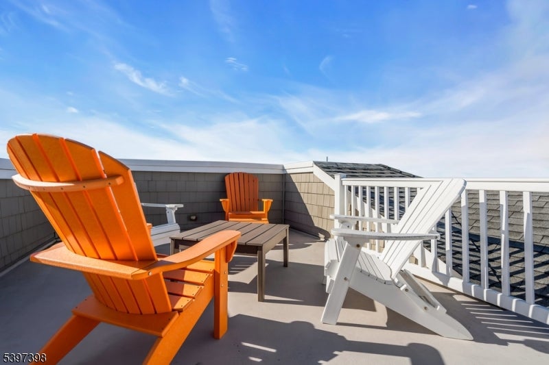 Ship Bottom Boro, New Jersey, 08008, United States, 5 Bedrooms Bedrooms, ,4 BathroomsBathrooms,Residential,Active,1996256