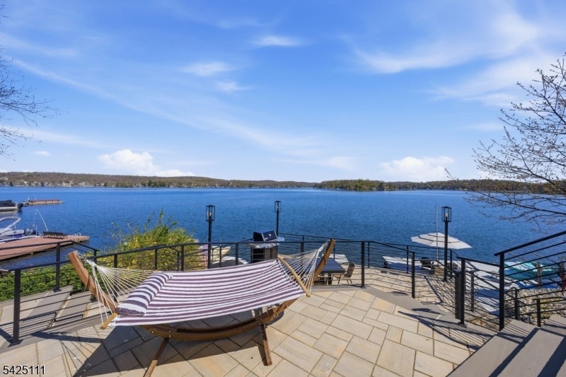 Hopatcong Boro, New Jersey, 07843, United States, 3 Bedrooms Bedrooms, ,4 BathroomsBathrooms,Residential,Active,2043433