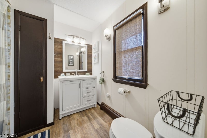 Hopatcong Boro, New Jersey, 07843, United States, 3 Bedrooms Bedrooms, ,2 BathroomsBathrooms,Residential,Active,2043452