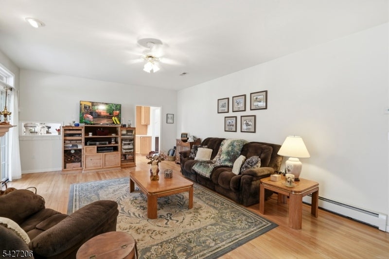 Franklin Twp., New Jersey, 08540, United States, 4 Bedrooms Bedrooms, ,4 BathroomsBathrooms,Residential,Active,2042172
