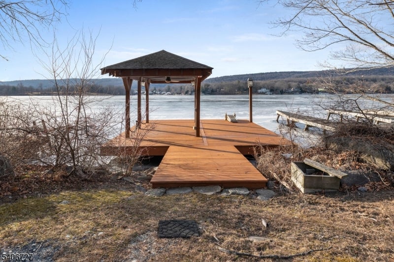 West Milford Twp., New Jersey, 07421, United States, 4 Bedrooms Bedrooms, ,4 BathroomsBathrooms,Residential,Active,2012909