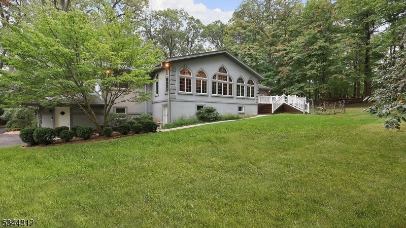 Watchung Boro, New Jersey, 07069, United States, 5 Bedrooms Bedrooms, ,4 BathroomsBathrooms,Residential,Active,1952610