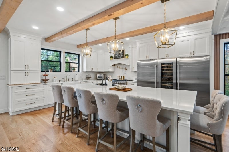 Roseland Boro, New Jersey, 07068, United States, 4 Bedrooms Bedrooms, ,4 BathroomsBathrooms,Residential,Active,2045395