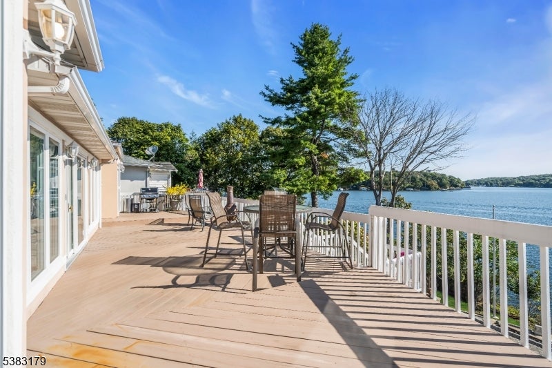 Hopatcong Boro, New Jersey, 07843, United States, 3 Bedrooms Bedrooms, ,2 BathroomsBathrooms,Residential,Active,1946536