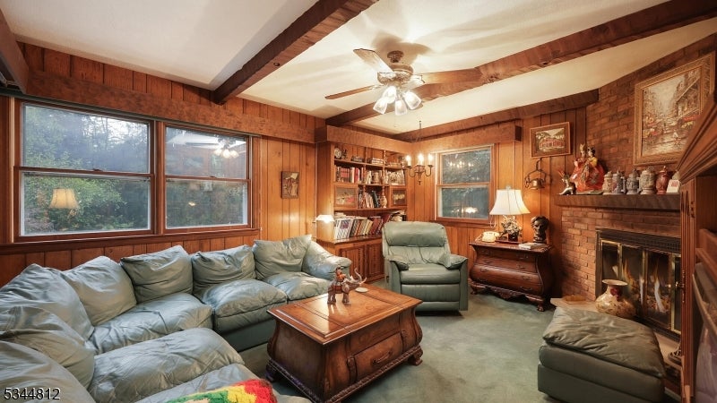 Watchung Boro, New Jersey, 07069, United States, 5 Bedrooms Bedrooms, ,4 BathroomsBathrooms,Residential,Active,1952610