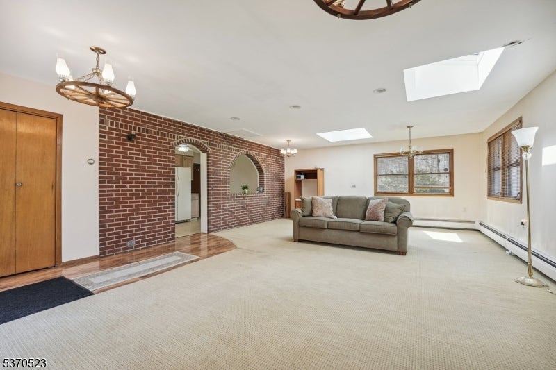 Chatham Twp., New Jersey, 07935, United States, 3 Bedrooms Bedrooms, ,1 BathroomBathrooms,Residential,Active,1894566