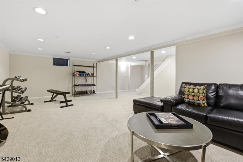 Millburn Twp., New Jersey, 07078, United States, 3 Bedrooms Bedrooms, ,4 BathroomsBathrooms,Residential,Active,2045397