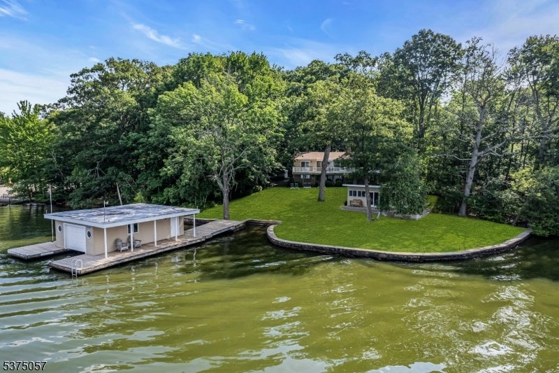 Jefferson Twp., New Jersey, 07849, United States, 5 Bedrooms Bedrooms, ,2 BathroomsBathrooms,Residential,Active,1905354